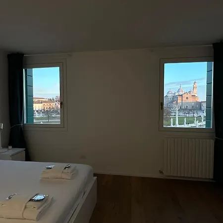 Апартаменты Wonderful Prato Della Valle Free Parking *