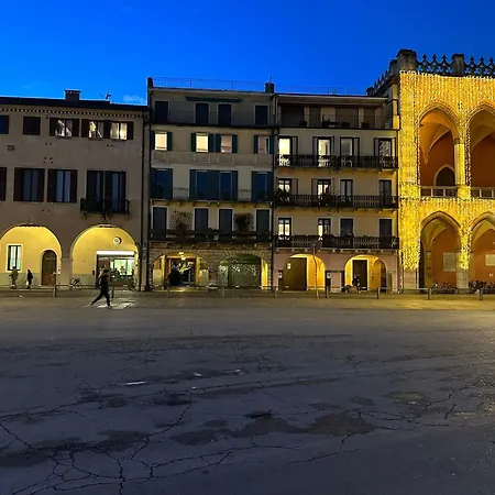 아파트 Wonderful Prato Della Valle Free Parking *
