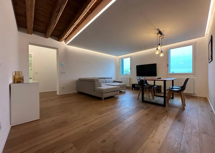 Wonderful Prato Della Valle Free Parking דירה