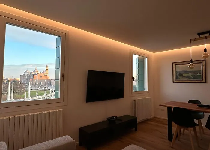 Wonderful Prato Della Valle Free Parking דירה *